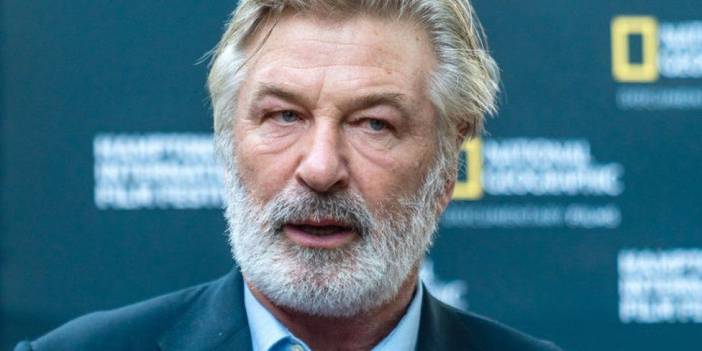 Alec Baldwin, set kazası soruşturması için telefonunu teslim etti