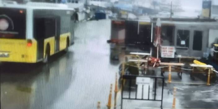 İstanbul'da dev dalga otobüsün camını kırdı