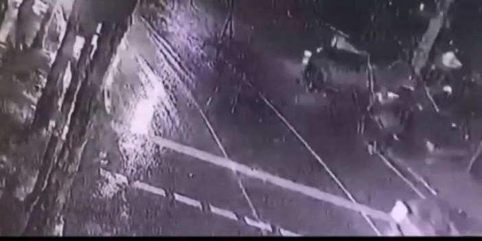 Otomobil yön tabelasına çarptı: 4 yaralı