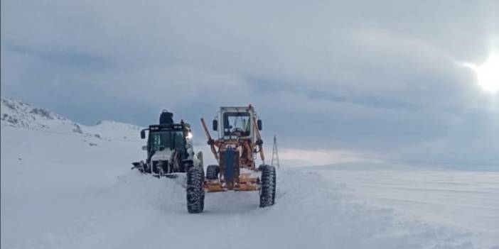 Van'da 3 ilçede okullar tatil, 510 yerleşim yeri yolu açıldı