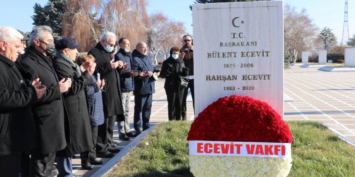 Rahşan Ecevit, mezarı başında anıldı