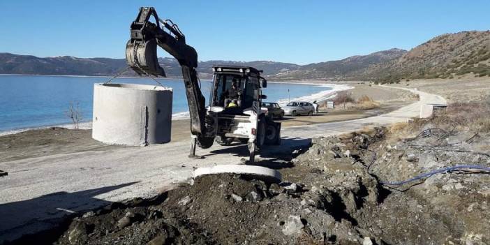 Salda Gölü'nün kumsalına su kuyusu açıldı