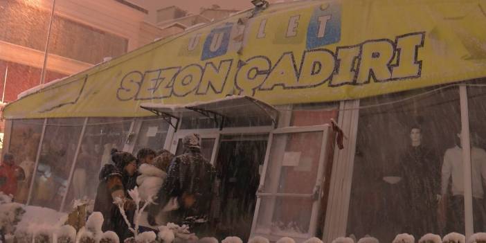 İş yeri kar nedeniyle yıkılma tehlikesi geçirdi