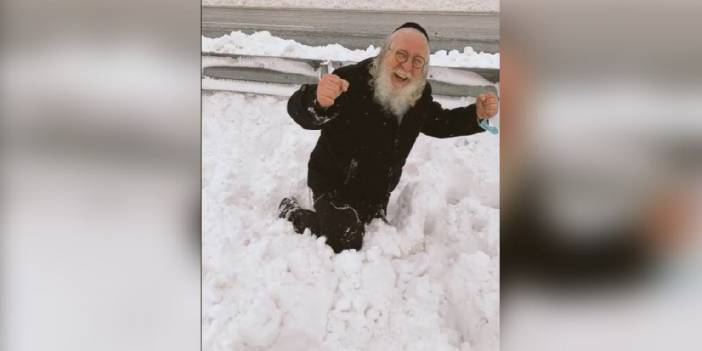 Karda mahsur kalan Haham geceyi camide geçirdi