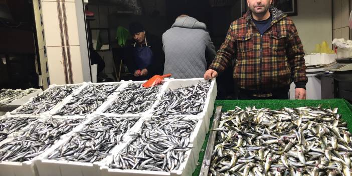 Havalar düzeldi, tezgahlar hamsiyle doldu