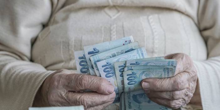 Sosyal yardım ücretleri yükseltildi! İşte zamlı yaşlı ve engelli maaşı ve evde bakım aylığı