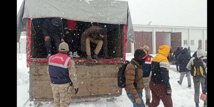 Van'da 62 kaçak göçmen yakalandı