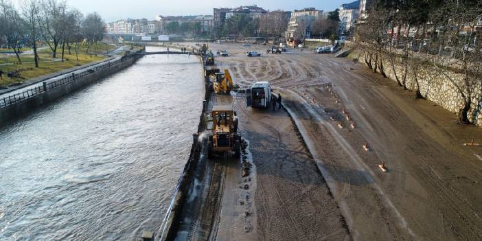 Biga'da sular çekildi: Temizlik çalışması başlatıldı