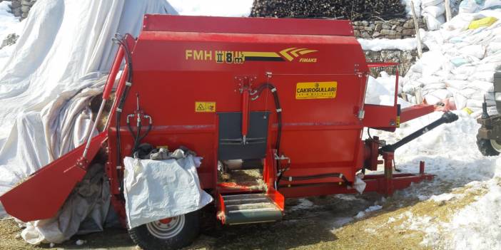 Ayağını saman makinesine kaptırdı... Yaralandı