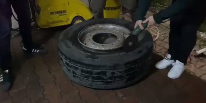 Yedek lastikten 17 kilo uyuşturucu çıktı
