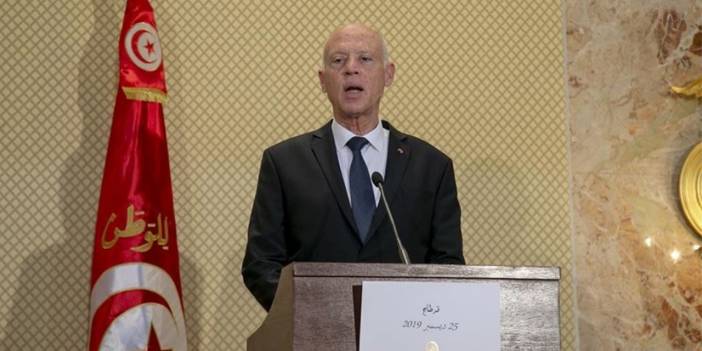 Tunus'ta Cumhurbaşkanı'nın geçici konsey kararı 'anayasal sapma' olarak nitelendirildi