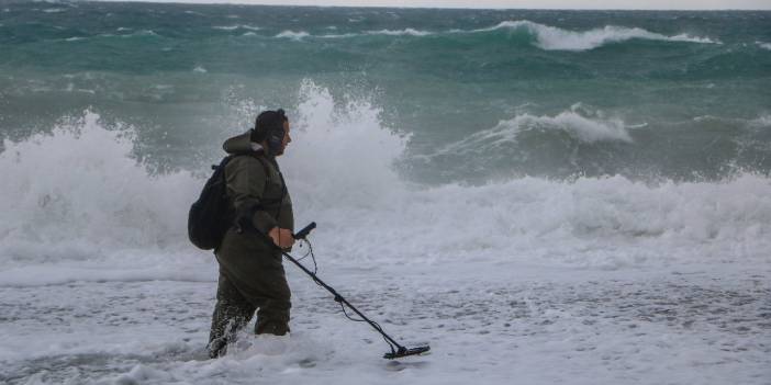 Dev dalgalar arasında 'define' mesaisi