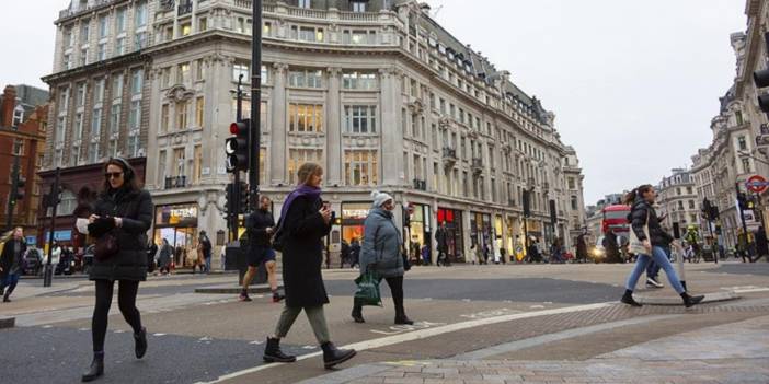 İngiltere tüm Covid-19 tedbirlerini kaldırmayı planlıyor