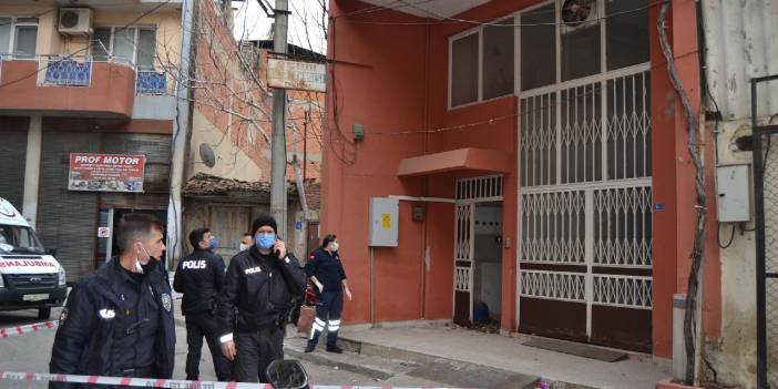 Haber alınamayan yaşlı çift evlerinde ölü bulundu