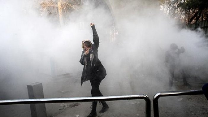 İran'da karışıklıklar tehlikeli boyutta: 3 istihbarat mensubu öldürüldü!