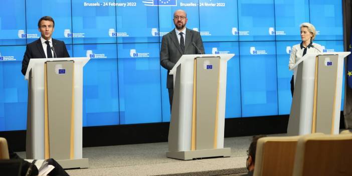 AB'den Rusya'ya: Yaptırımlar petrolü vuracak