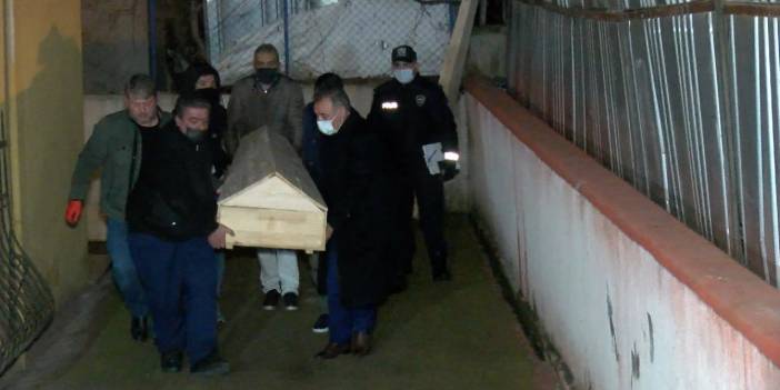 Eşini öldürdü, intihar etti