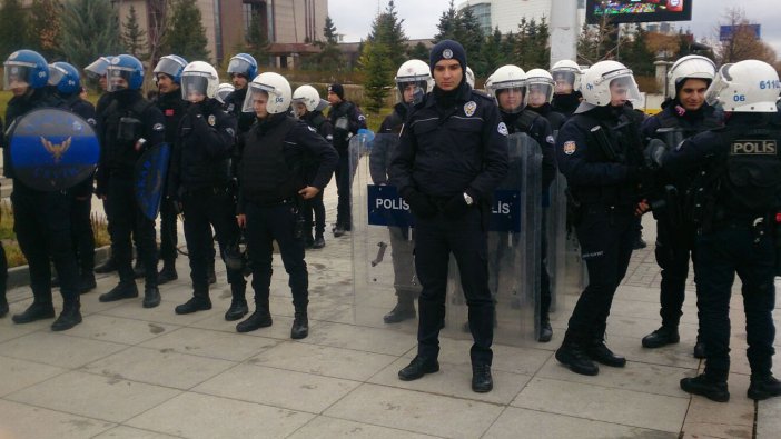 Diyanet'e OHAL zırhı! Nikah tanımını protesto etmek isteyen CHP'li gruba polis izin vermedi!