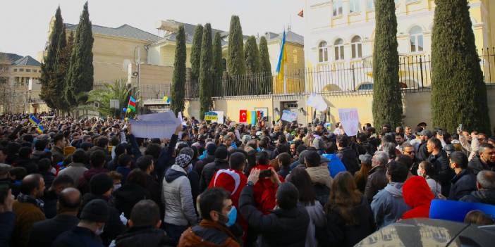 Bakü'de, Ukrayna'ya destek gösterisi