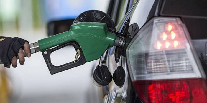 Benzin ve motorine bu akşamda zam var / Akaryakıt fiyatlarında yangın devam ediyor