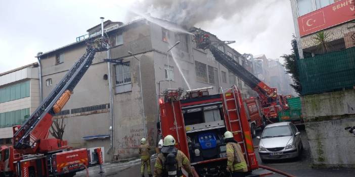 Mobilya imalathanesinde yangın