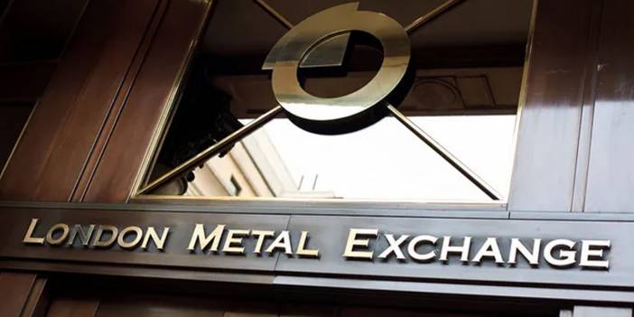 Fiyat artışları Londra'da işlemleri durdurdu