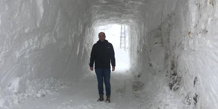 Kar kütlesinin içine tünel açtılar