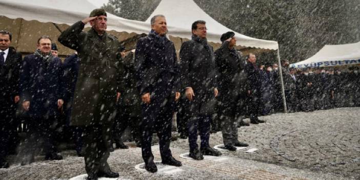 Çanakkale Şehitleri, İstanbul'da kar altında anıldı