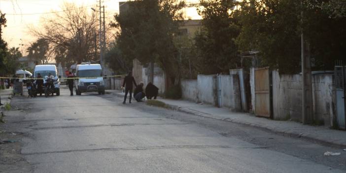 Hatay'da polisten kaçan otomobilden yol kenarına el bombası atıldı