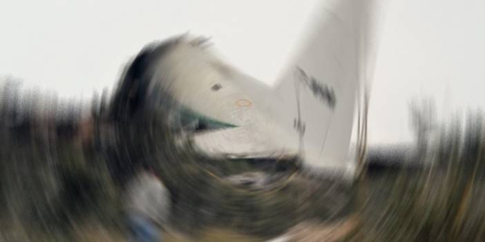 Cezayir’de askeri uçak düştü! 1 asker hayatını kaybetti