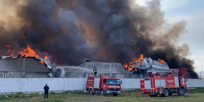 Osmaniye’de geri dönüşüm fabrikasında yangın