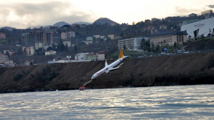 Trabzon'da yolcu uçağı pistten çıktı!