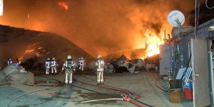 Ümraniye'de geri dönüşüm tesisinde yangın