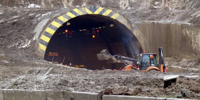 Bolu Dağı Tüneli'nin girişindeki toprak kütlesi kaldırıldı