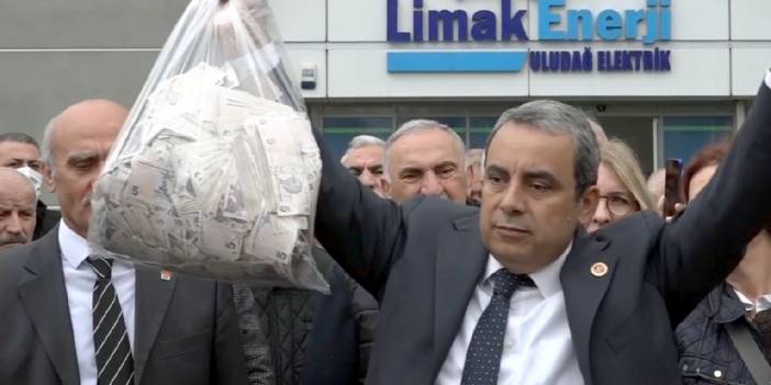 Elektriği kesilen CHP Bursa İl Başkanlığı'ndan Limak'ın önünde protesto