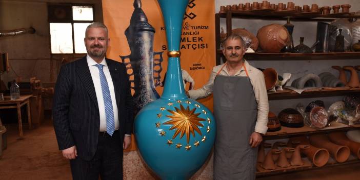 AKP'li belediyeden Erdoğan'a 2,5 metrelik vazo