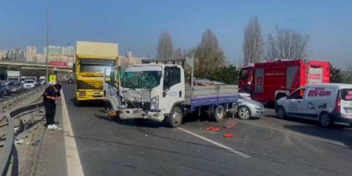 Esenyurt TEM'de zincirleme kaza: 6 yaralı