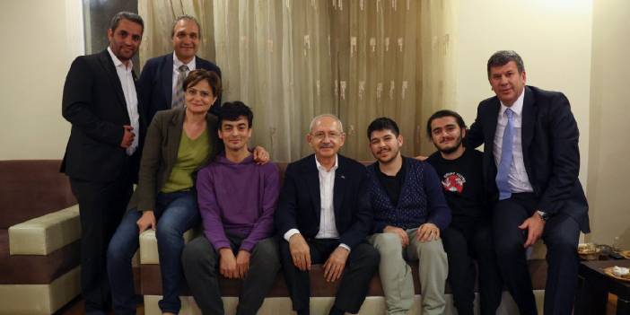 Kılıçdaroğlu, İstanbul’daki öğrencilerin evine misafir oldu: Türkiye’yi sizler inşa edeceksiniz