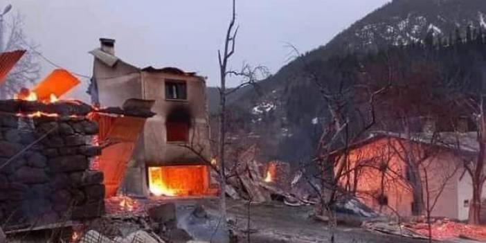 Artvin'de 6 ev yandı: 1 ölü