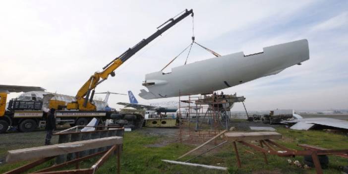 Atatürk Havalimanı’ndaki 2 hurda uçak TIR’larla taşındı