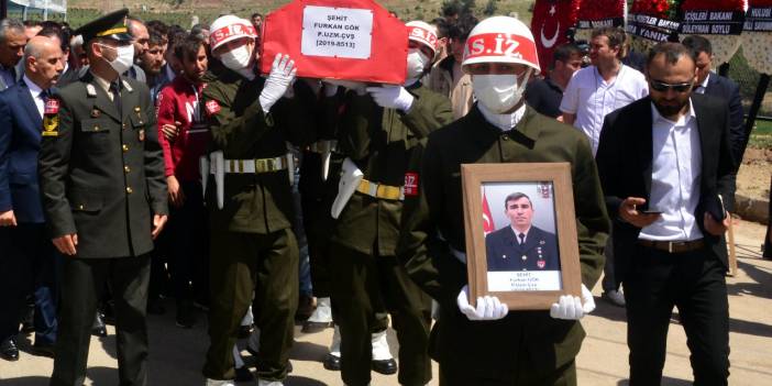 Şehit Uzman Çavuş Furkan Gök toprağa verildi