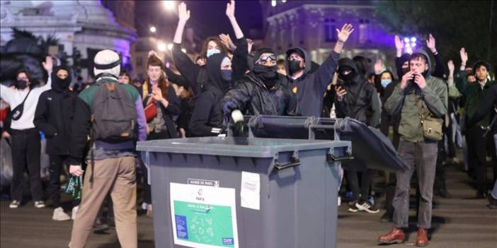 Macron'un galibiyeti Fransa'da protesto edildi