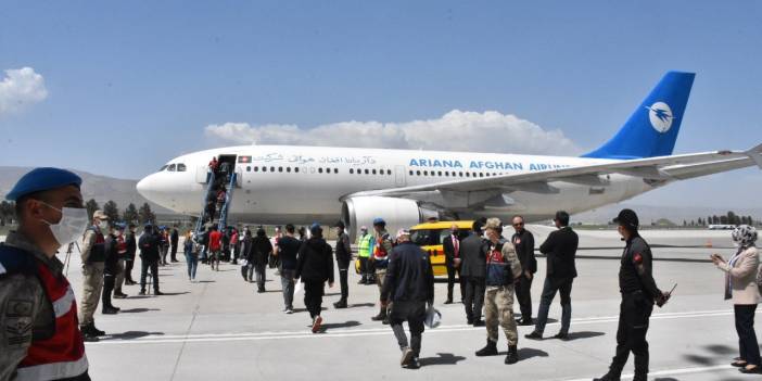 227 kaçak göçmen daha ülkesine gönderildi