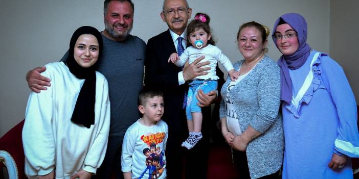 Kılıçdaroğlu bu kez İstanbul'da elektriksiz aileyi ziyaret etti
