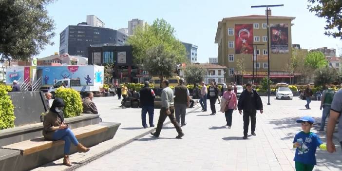 Kendilerini polis olarak tanıtan kişiler tarafından dolandırıldı
