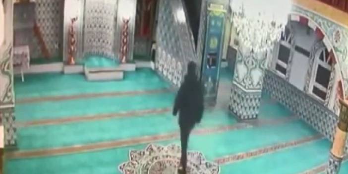 Camide hırsızlık: Şamdan çaldı
