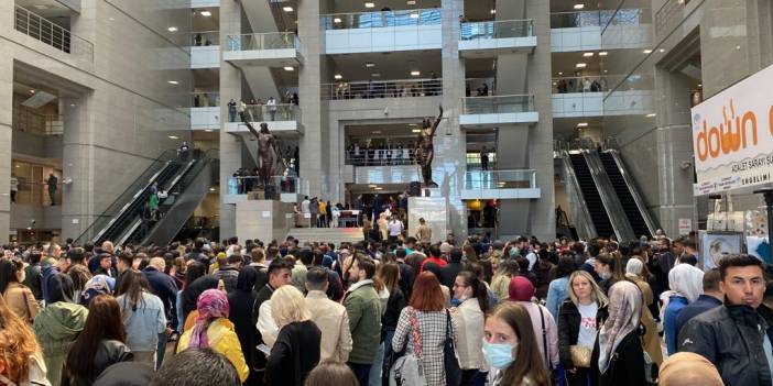 İstanbul Adliyesi'nde katip adaylarının sınav yoğunluğu