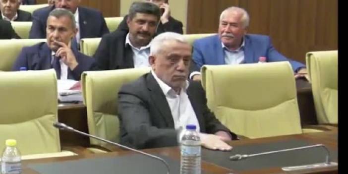 Mansur Yavaş konuştu, Gökçek döneminin grup başkanvekili sırayı yumrukladı