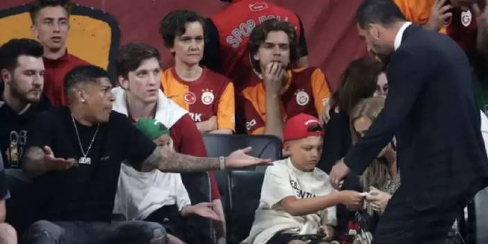 Patrick van Aanholt çıldırdı, Arda Turan sakinleştirdi