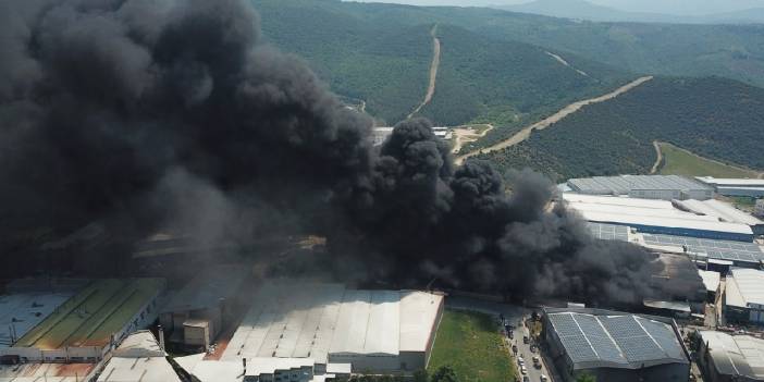 Bursa'da ısı yalıtım fabrikasında yangın: Kontrol altına alındı